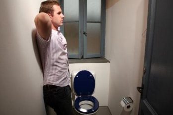 Tiểu khó ở nam giới: Nguyên nhân và cách điều trị hiệu quả